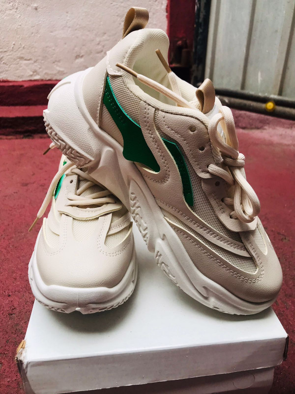 Fashionable Sneakers for women