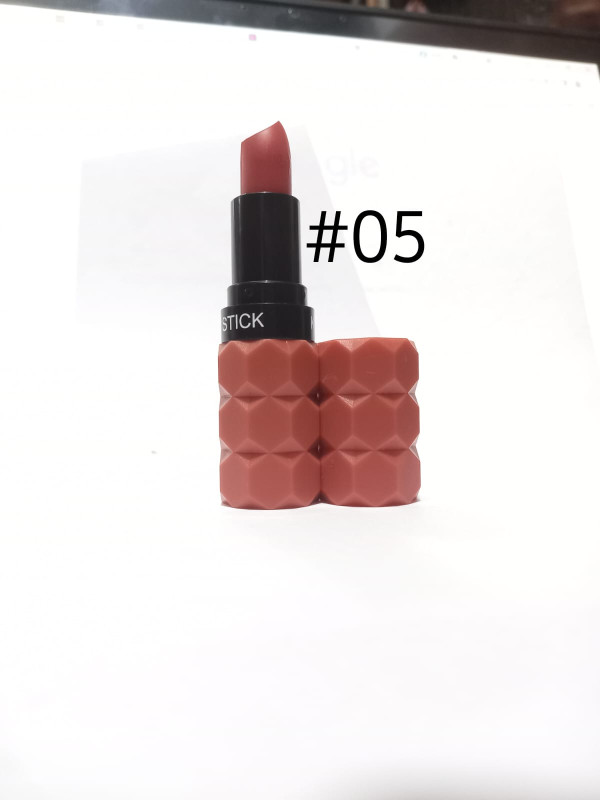kiss beauty lipstick