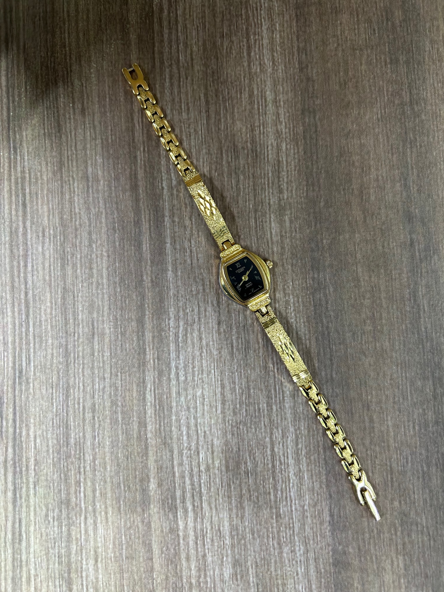 Gold Womens Fashion Citizen Casual Watch